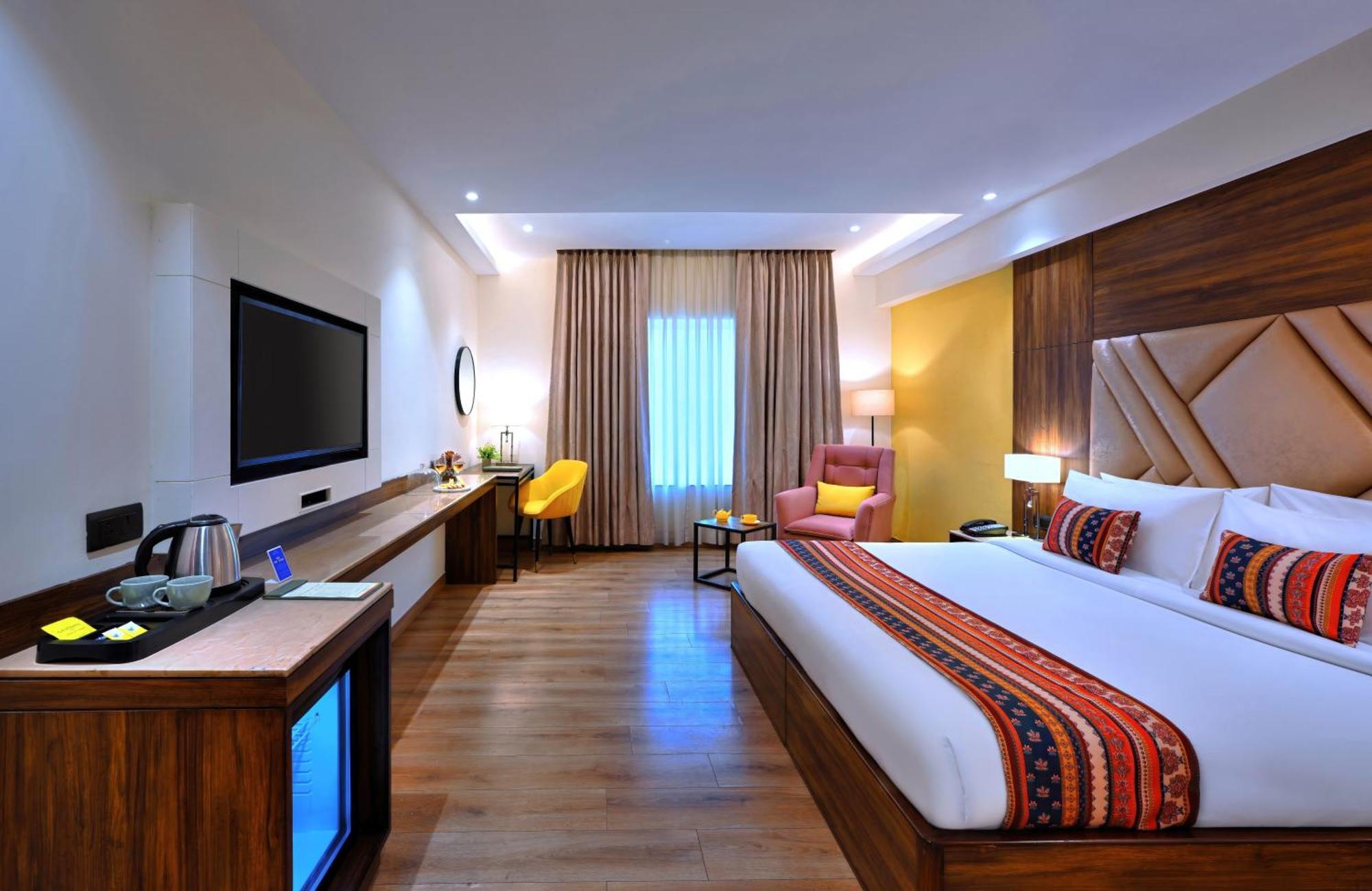 Golden Tulip Agra Hotel Agra  Exterior foto
