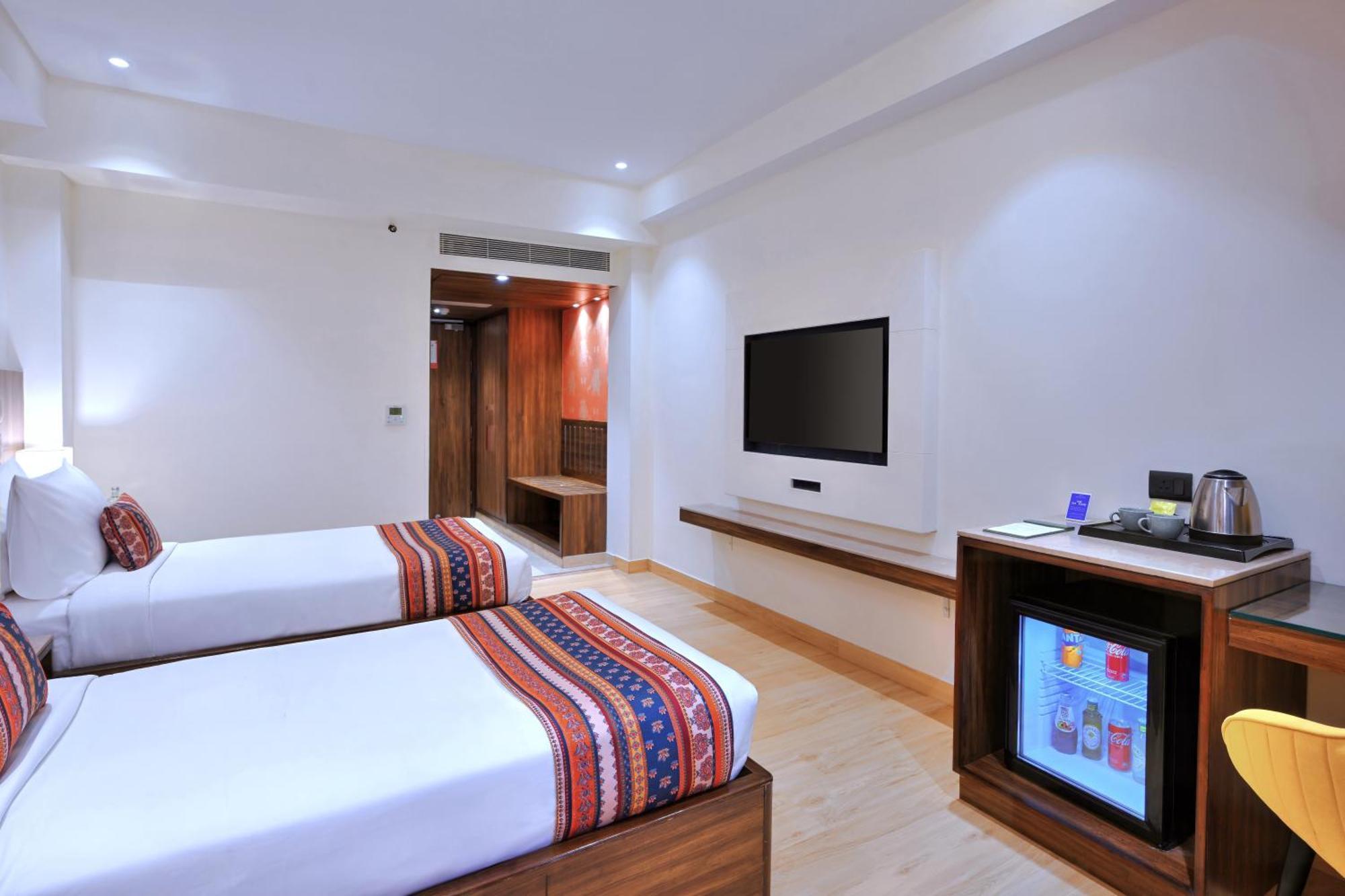 Golden Tulip Agra Hotel Agra  Exterior foto